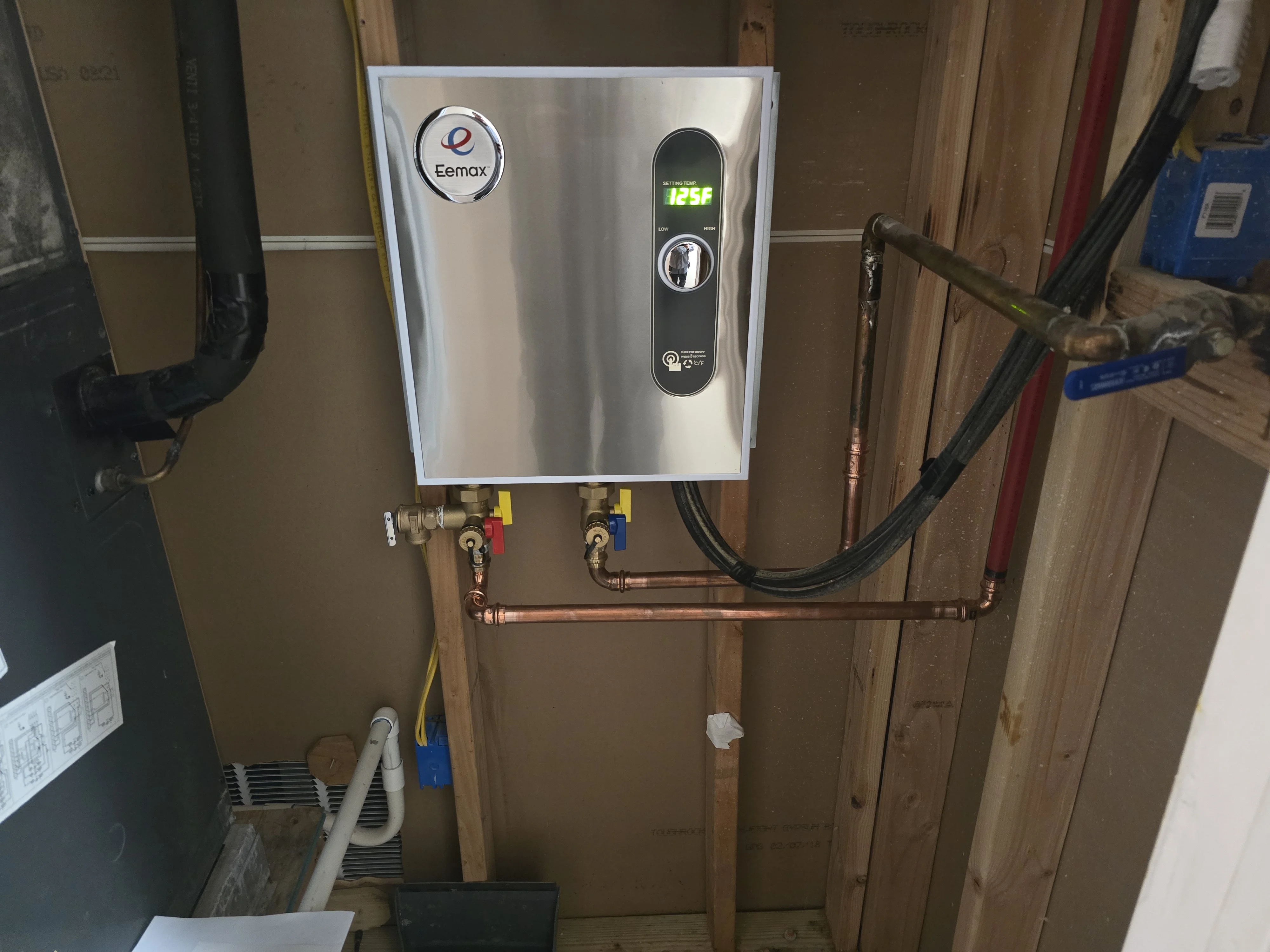 Tankless vs Traditional Water Heaters: Which Is Best for Midland, TX Homes?